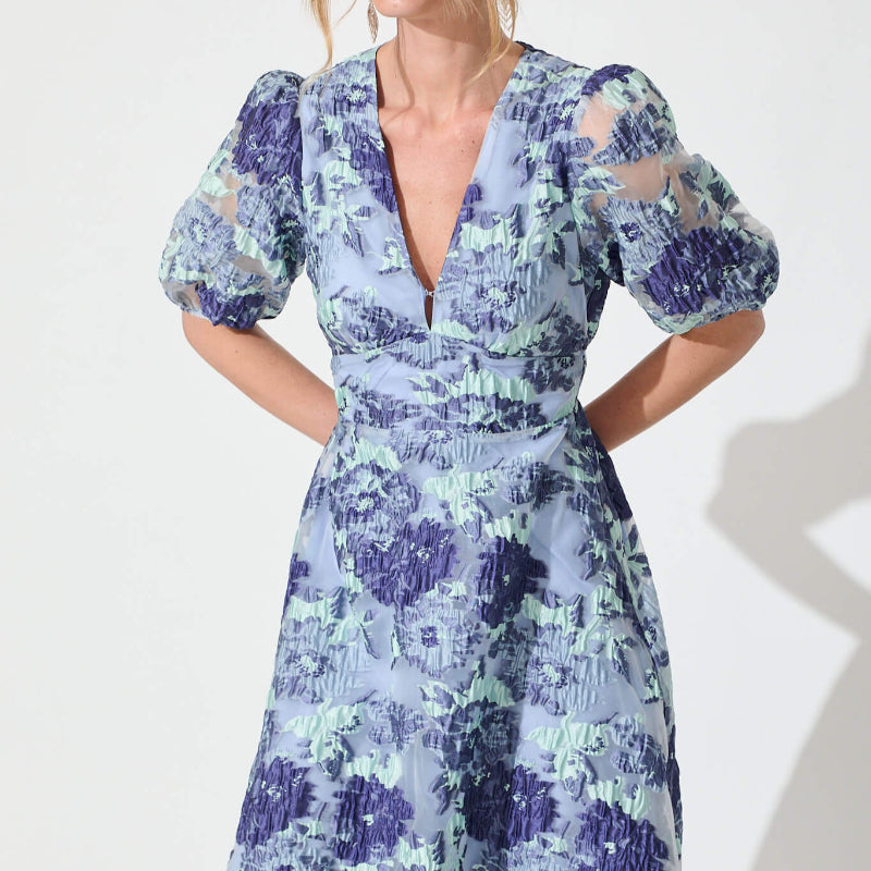 Opulence_Midi_Dress_In_Blue_-_Floral_Organza_Jacquard_3_www.daltik.com