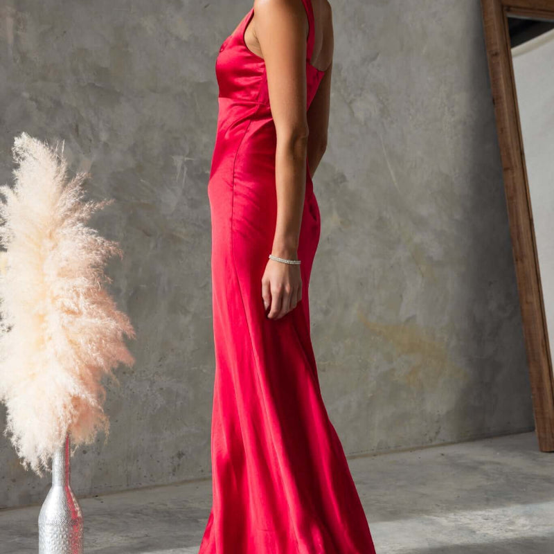 Fuego Maxi | Dress, available at: https://www.daltik.com/